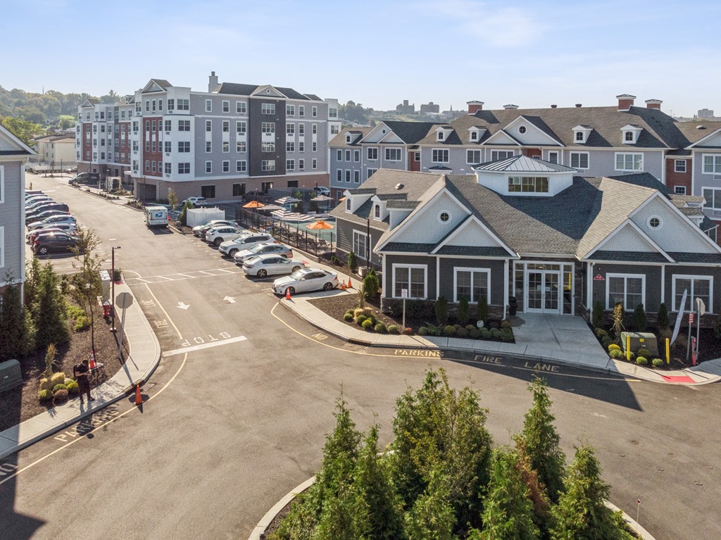 Building Exterior View at Solo at North Bergen, North Bergen, New Jersey