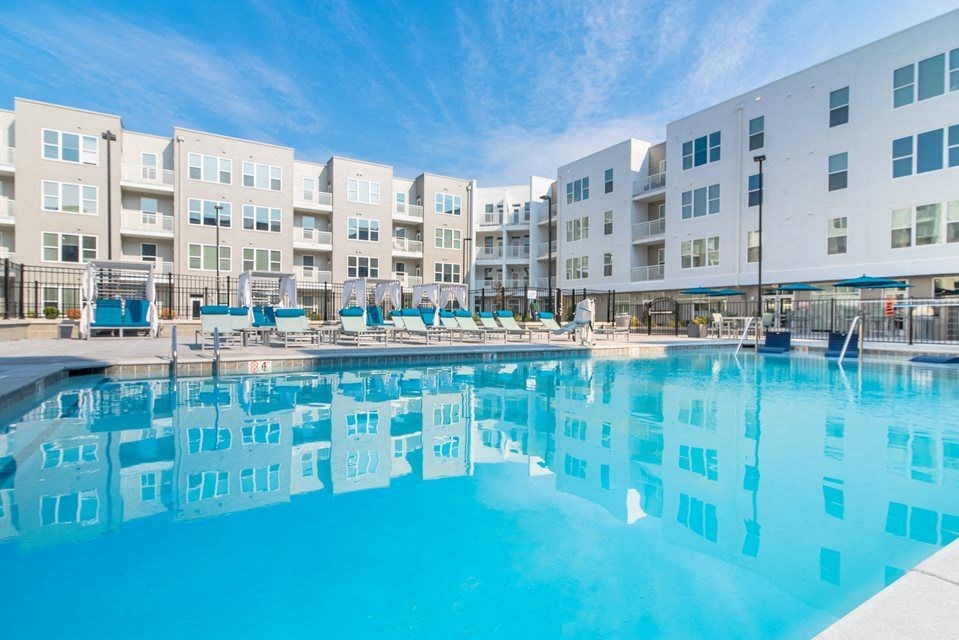 Sparkling Pool at Vida Kannapolis, Kannapolis