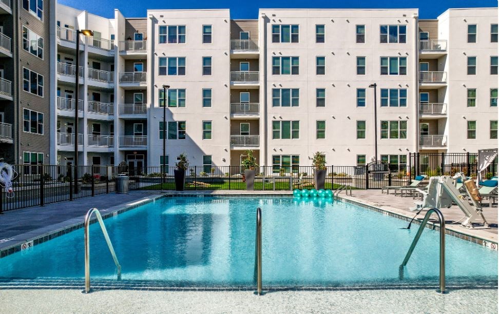 Swimming Pool With Relaxing Sundecks at Vida Kannapolis, Kannapolis, NC