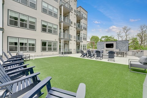 the preserve at ballantyne commons apartments patio and grass
