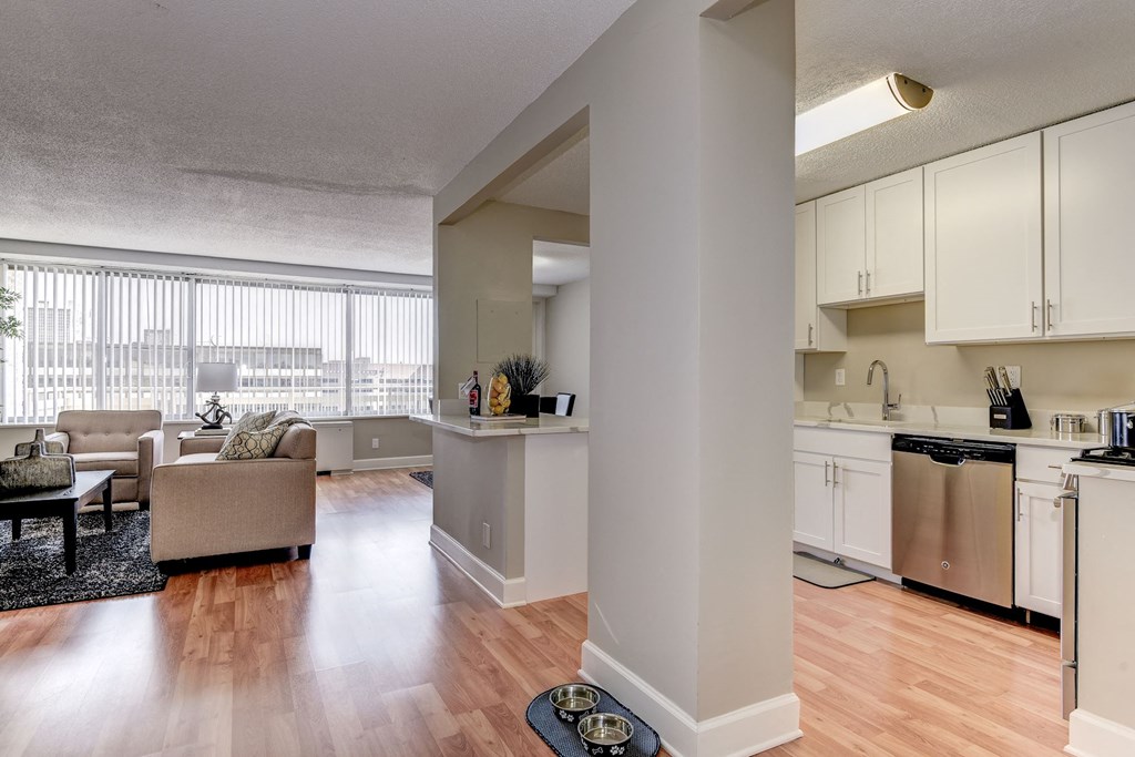 Spacious apartment rentals in Crystal City Arlington Virginia