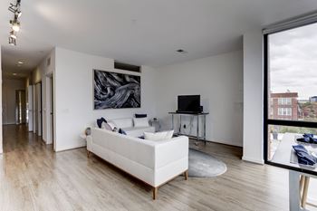 Luxury Apartments in NW DC for Rent
