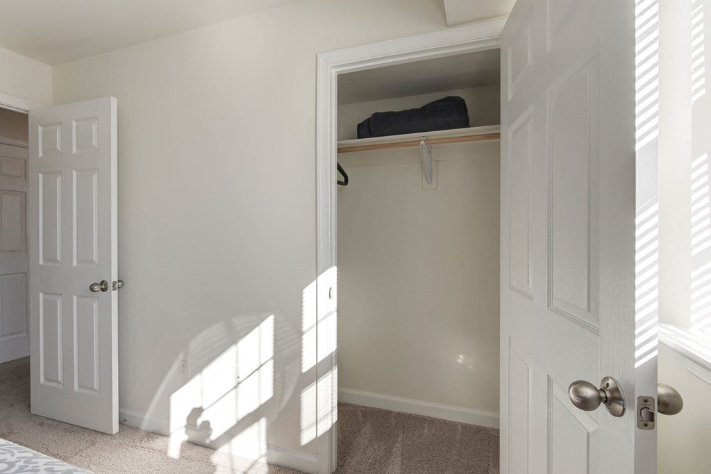 Modern Apartment Rentals in National Landing Arlington VA