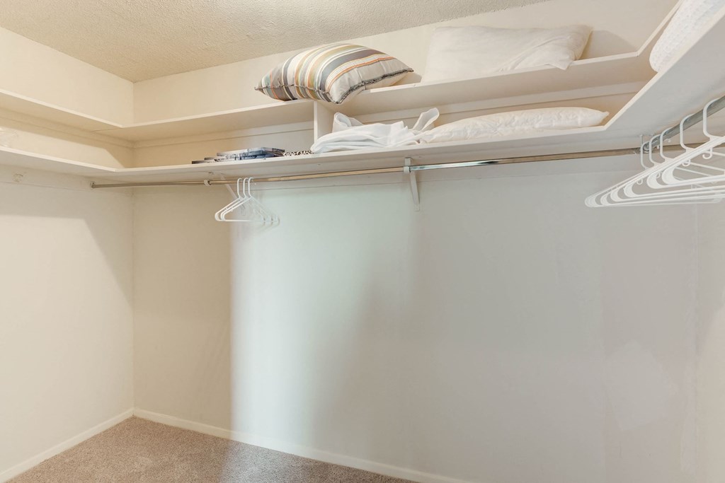 Apartment Rentals in Crystal City