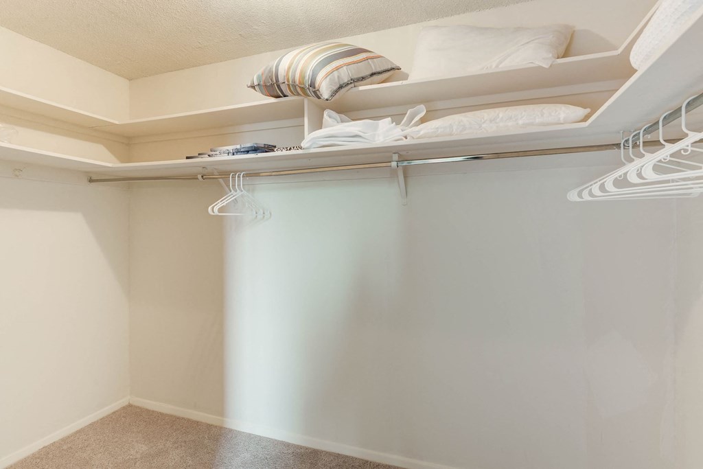 Modern apartment rentals in Crystal City Arlington VA