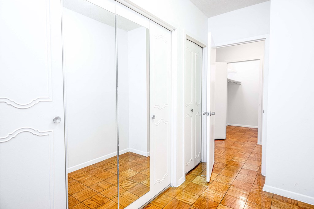 Apartments for rent in Crystal City