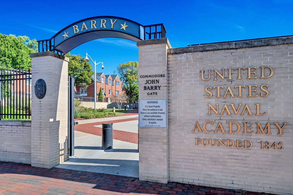the entrance to the barry united states naval academy founded 1845 at the gate