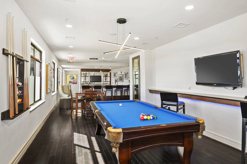 Spacious apartment rentals in Crystal City Arlington Virginia