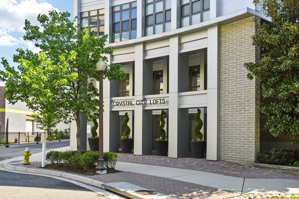 Modern apartment rentals in Crystal City Arlington VA