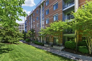 Renovated apartments in National Landing Virginia for rent
