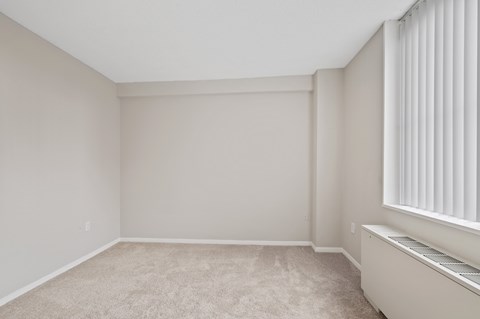 Expansive Windows For Natural Light at Crystal Square, Virginia