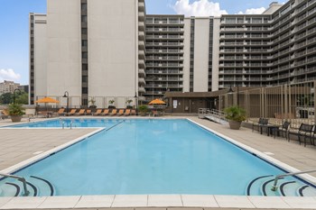 Sparkling Pool with Expansive Sundeck and Tanning Areas Best Apartment Rentals in Crystal City VA - Photo Gallery 3