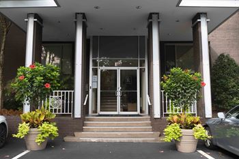 Modern Apartments in Rosslyn VA for Rent