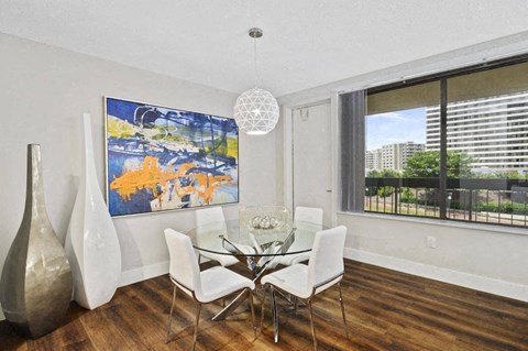 Dedicated Dining Spaces at Crystal Square, Arlington