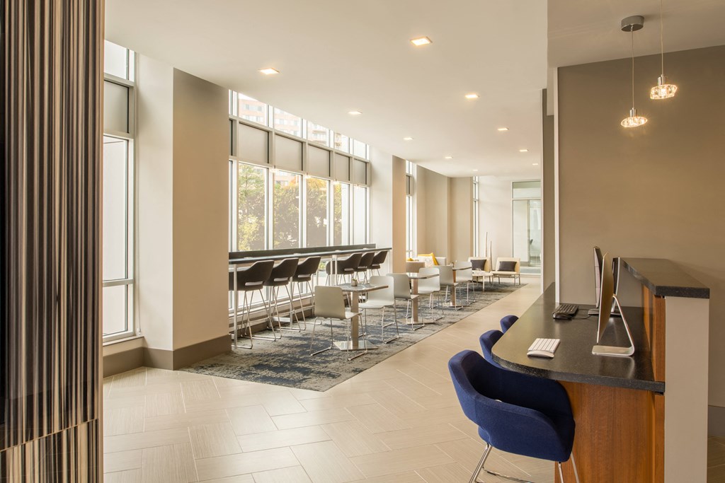 Spacious apartment rentals in Crystal City Arlington Virginia,