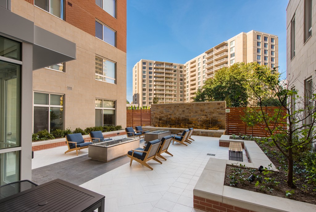 Modern apartment rentals in Crystal City Arlington VA