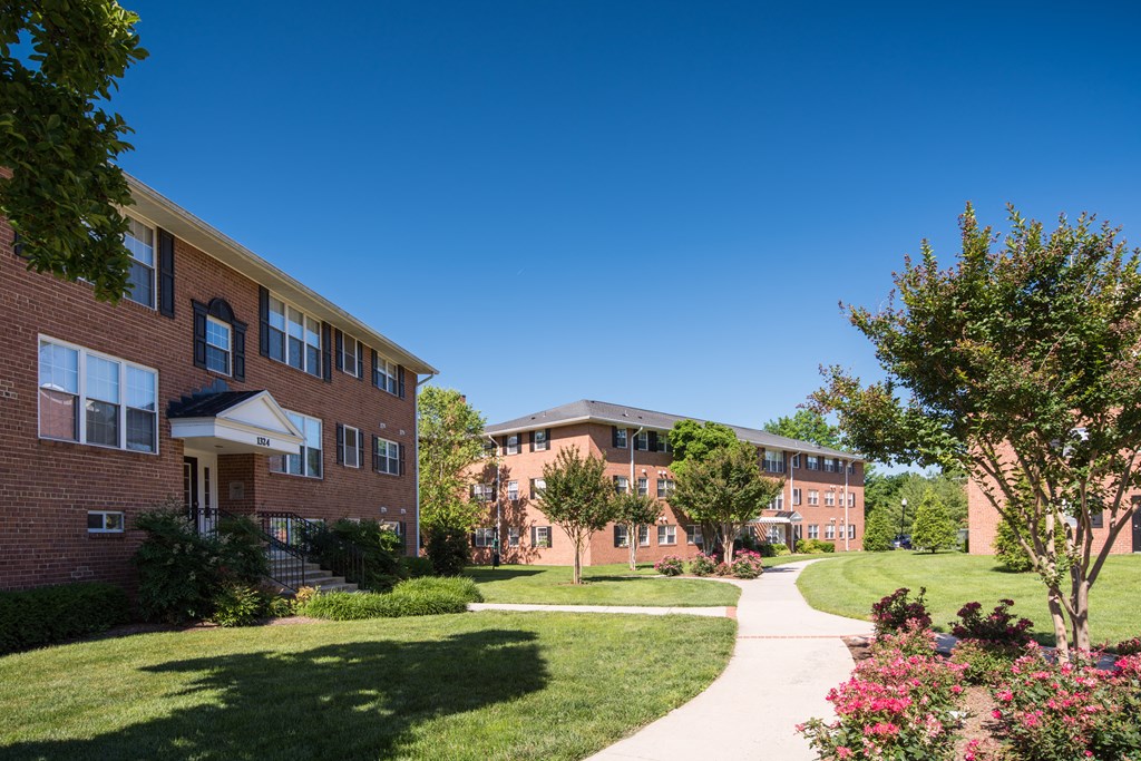 Modern Apartment Rentals in National Landing Arlington VA