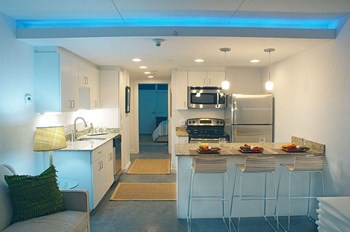 Gourmet Kitchen With Island Gourmet Kitchen With Island at The Palms on Main, South Carolina, 29201 - Photo Gallery 3