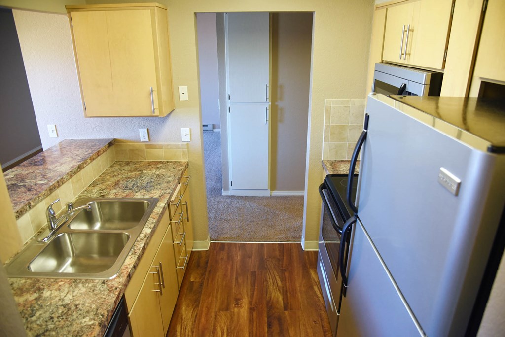 Kitchen gallery at Graymayre Crossing Apartments, Spokane, WA
