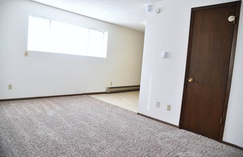 711 E Sharp Ave 1 Bed Apartment for Rent - Photo Gallery 10