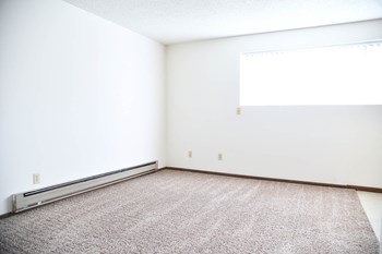 711 E Sharp Ave 1 Bed Apartment for Rent - Photo Gallery 9