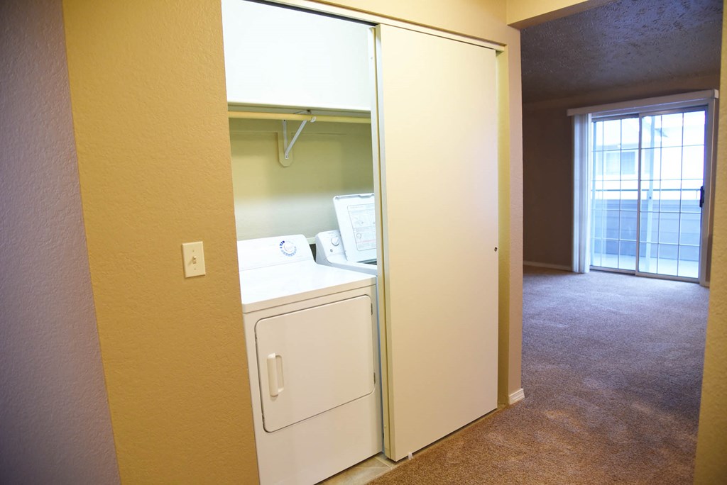 Laundry at Graymayre Crossing Apartments, Spokane, WA