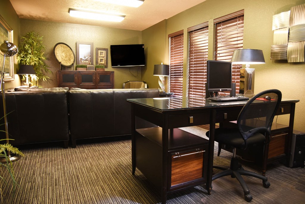 Business center at Graymayre Crossing Apartments, Spokane, Washington