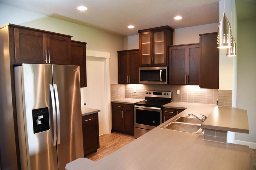 Granite Counter Tops In Kitchen Granite Counter Tops In Kitchen at StoneHorse at Wandermere, Spokane - Photo Gallery