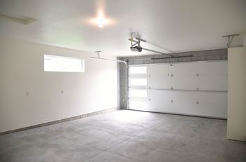Attached Garage at StoneHorse at Wandermere, Spokane, WA, 99208