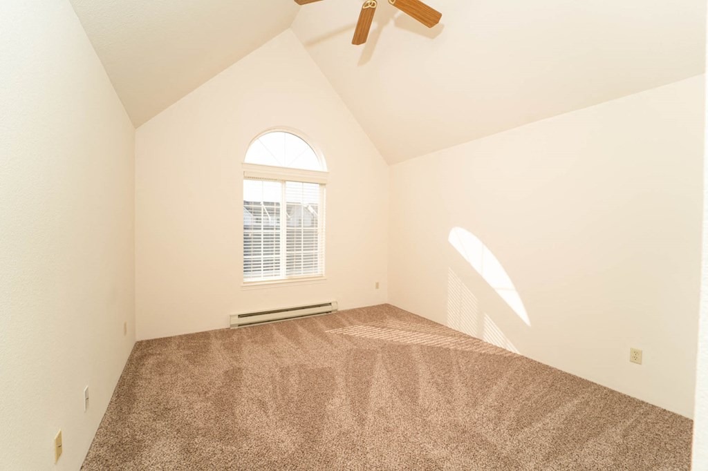 Master Bedroom at Morning Glory Circle Apartments, Washington, 99208