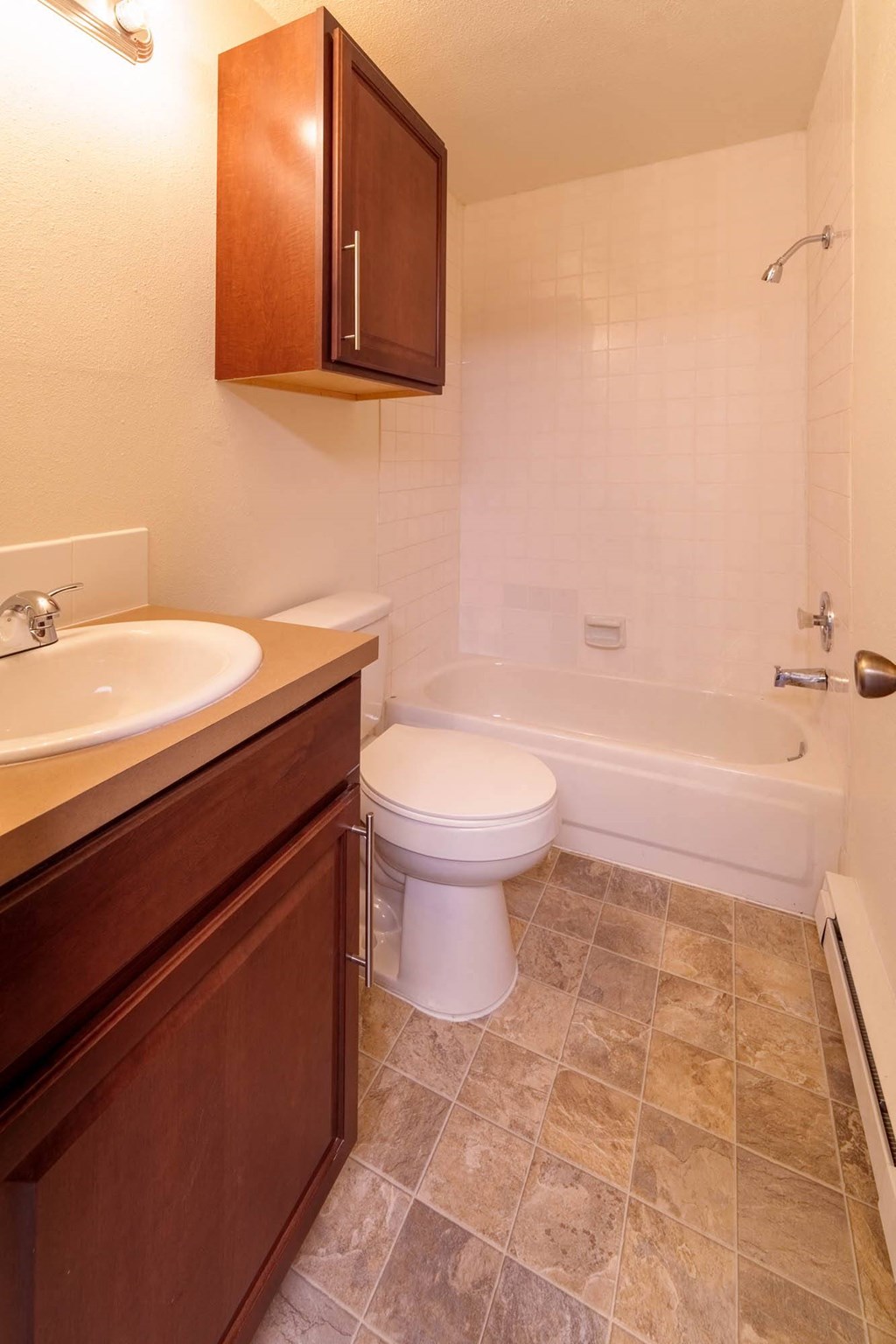 Bathroom With Bathtub at Hogan Apartments, Washington, 99207