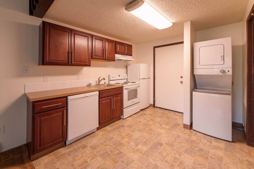 Fully Furnished Kitchen Fully Furnished Kitchen at Hogan Apartments, Spokane, WA - Photo Gallery