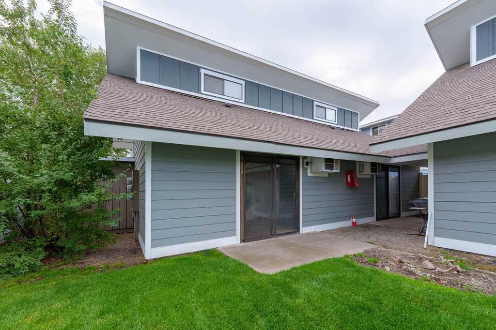 Courtyard Green Space at Hogan Apartments, Spokane