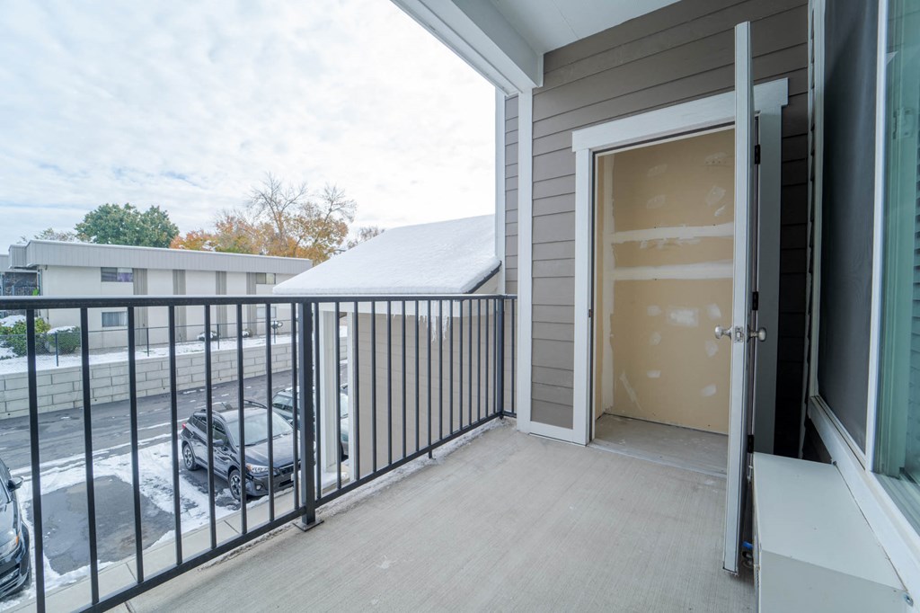 Spacious Balcony at Quadrangle 2 Apartments, Washington