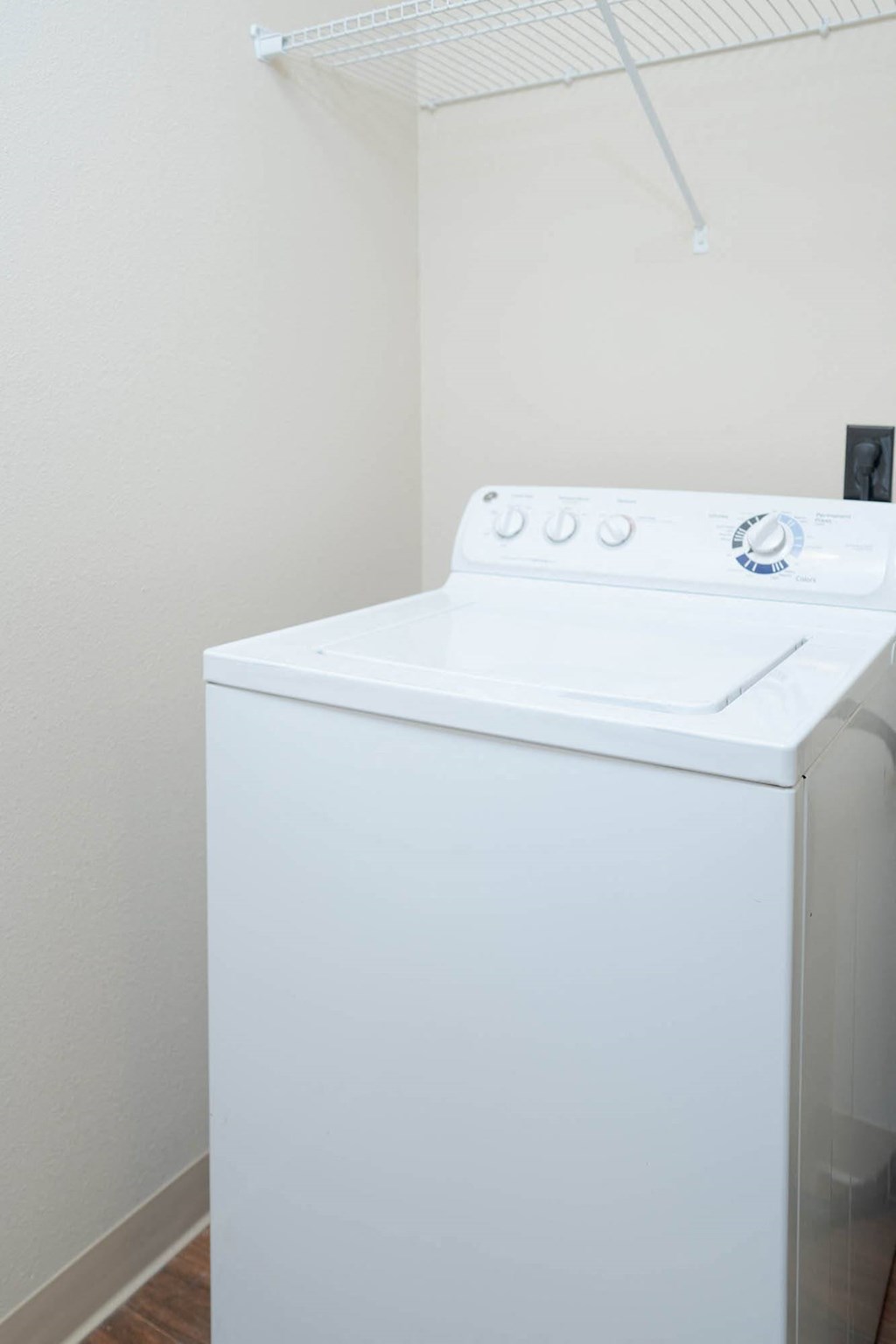 In Home Full Size Washer And Dryer at Quadrangle 2 Apartments, Spokane, WA