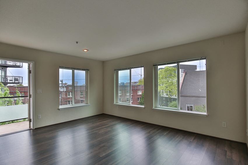 Living Room With Private Balcony Living Room With Private Balcony at Charbonneau, Washington - Photo Gallery