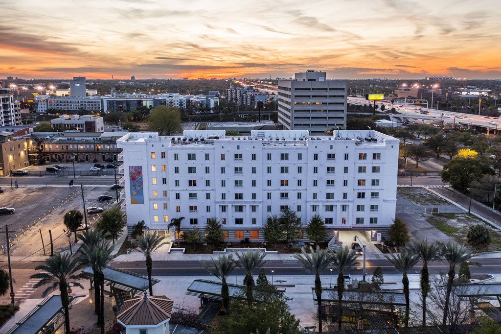 the building in which the hotel is located