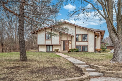 Santa Vera Apartments in Chanhassen, Minnesota