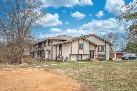 Santa Vera Apartments in Chanhassen, Minnesota
