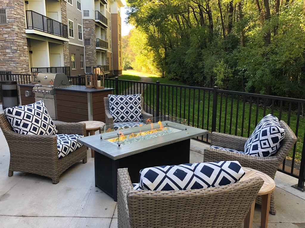 Patio, Senior Apartment, Senior living, Maplewood, White Bear Lake, Saint Paul, Frost English Silver