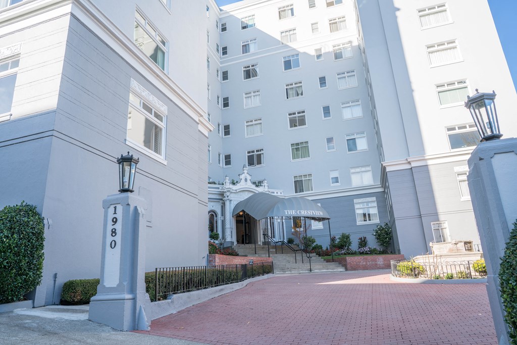 Crestview Apartments Exterior 3