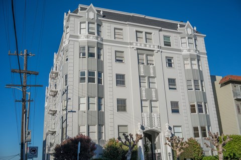 1890 Broadway Exterior 1