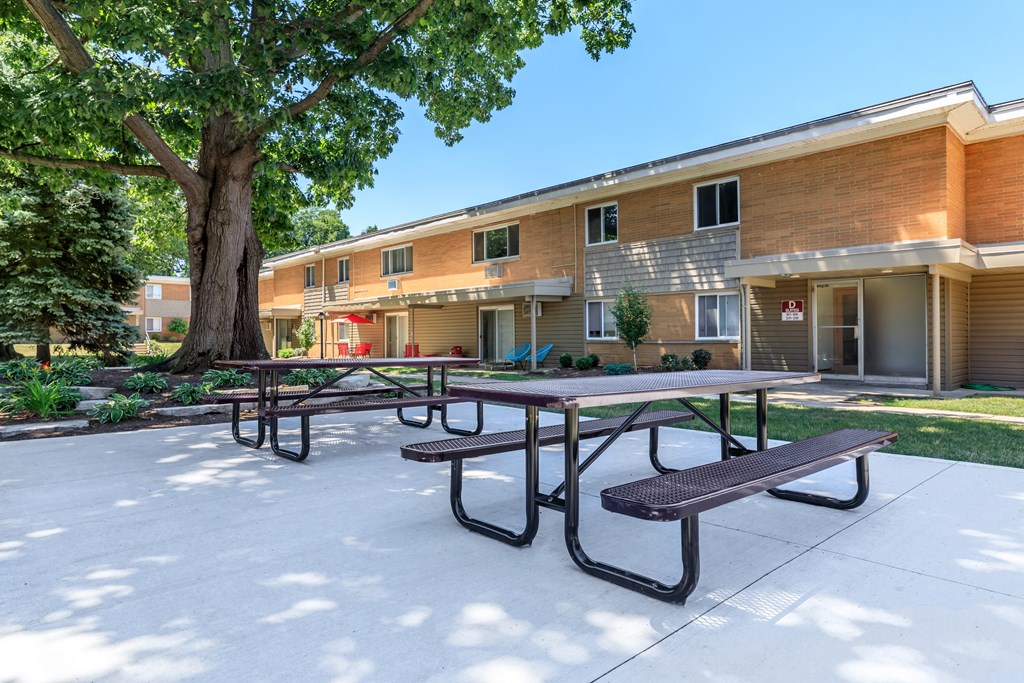 our picnic tables are conveniently located in the courtyard of our apartments