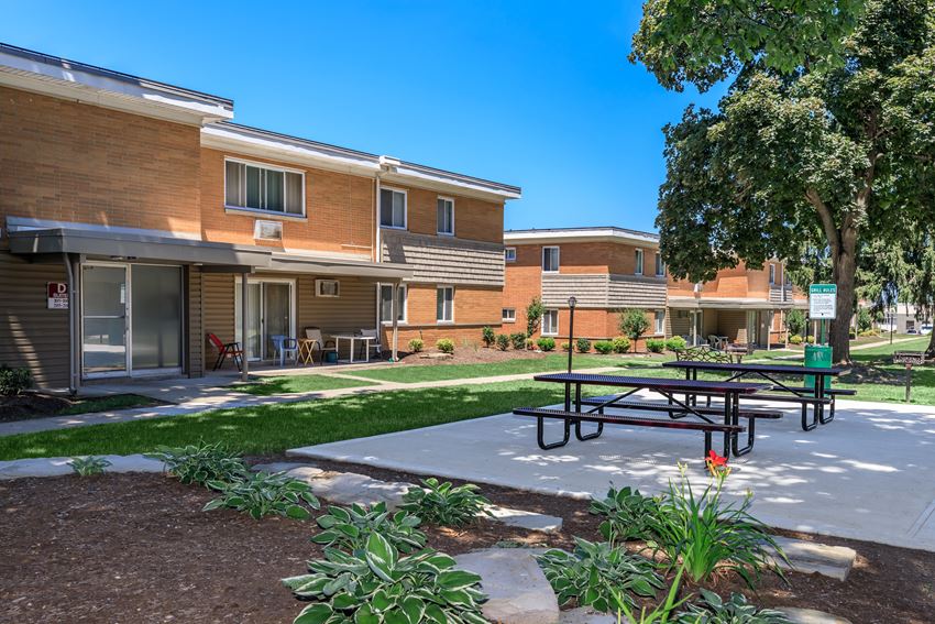 Willo Park Apartments, 35400 Euclid Avenue, Willoughby, OH RentCafe