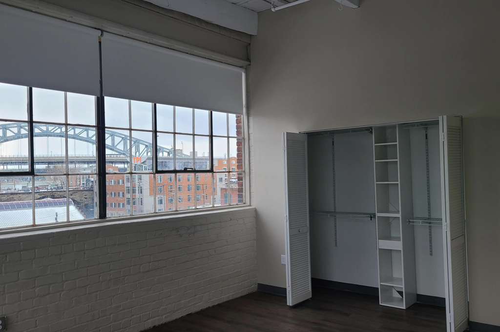 Apartment with city views