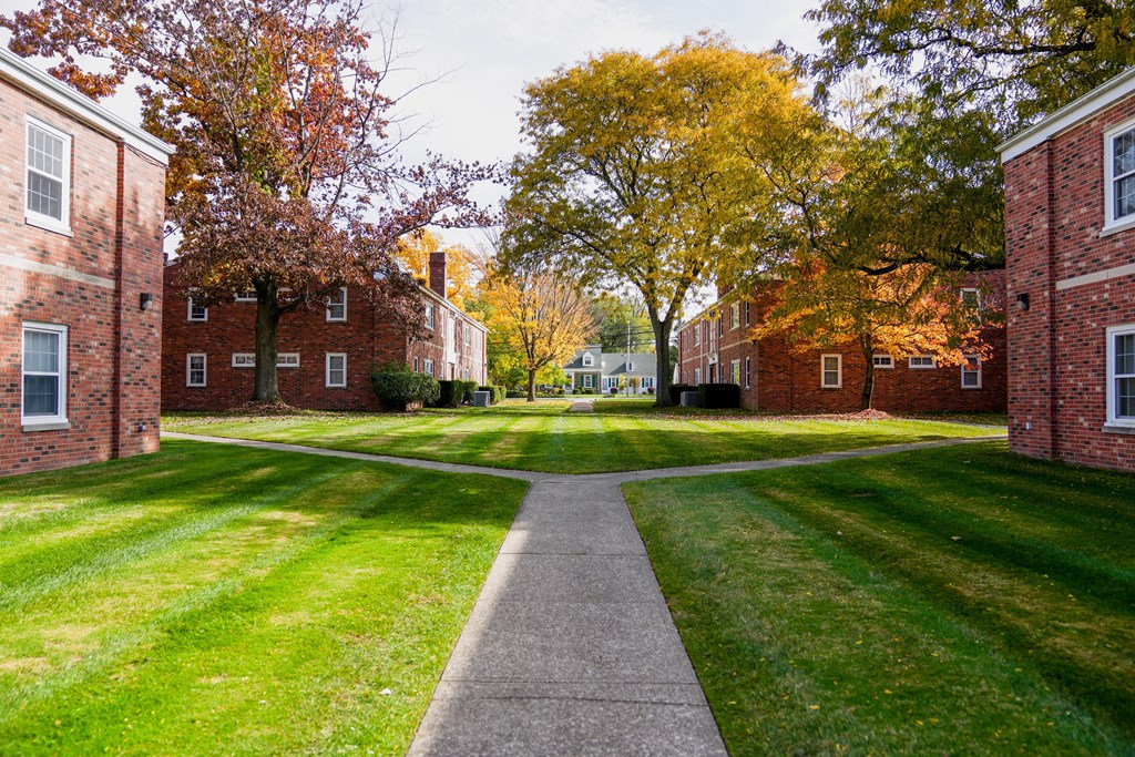 Colony House Apartments