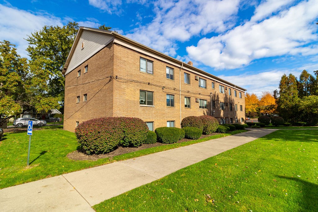The Freelander Apartments, 14411 Triskett Rd, Cleveland, OH RentCafe