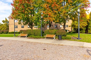 Exterior Park like setting lakewood apartments - Photo Gallery 12