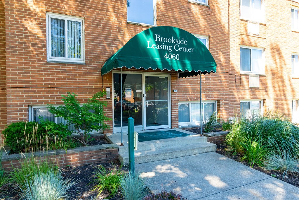 Brookside Leasing office entry