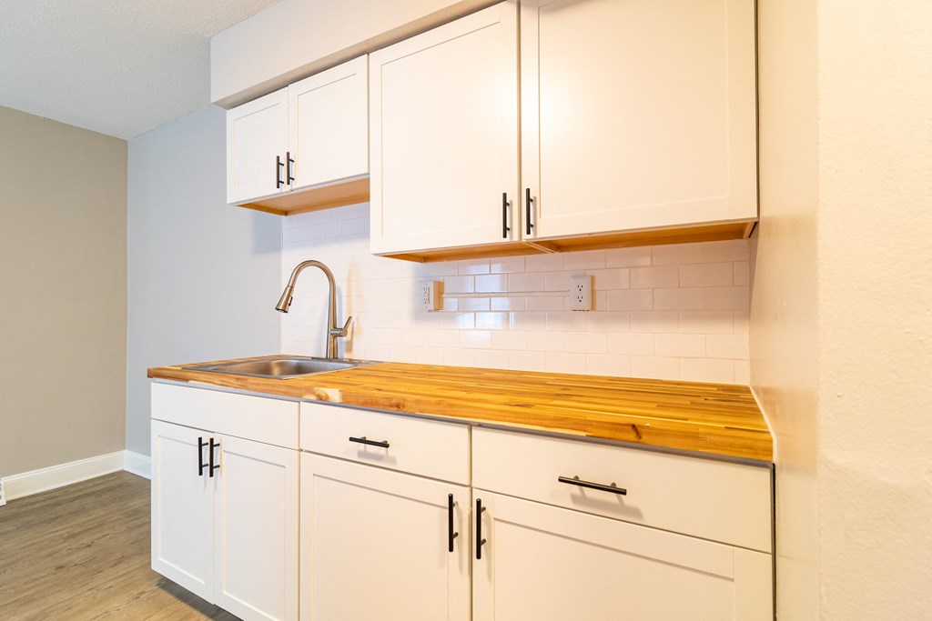 Upgraded kitchen at Shady Cove Apartments